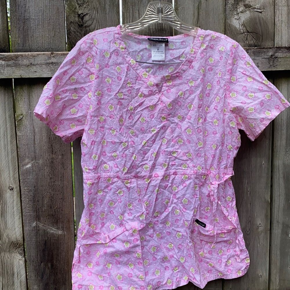 Cherokee scrub top sz. M